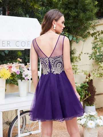 BABYONLINE D.R.E.S.S. Sleeveless Round Neck Mesh Panel Floral Embroidered Cocktail Dress With Slim Waist