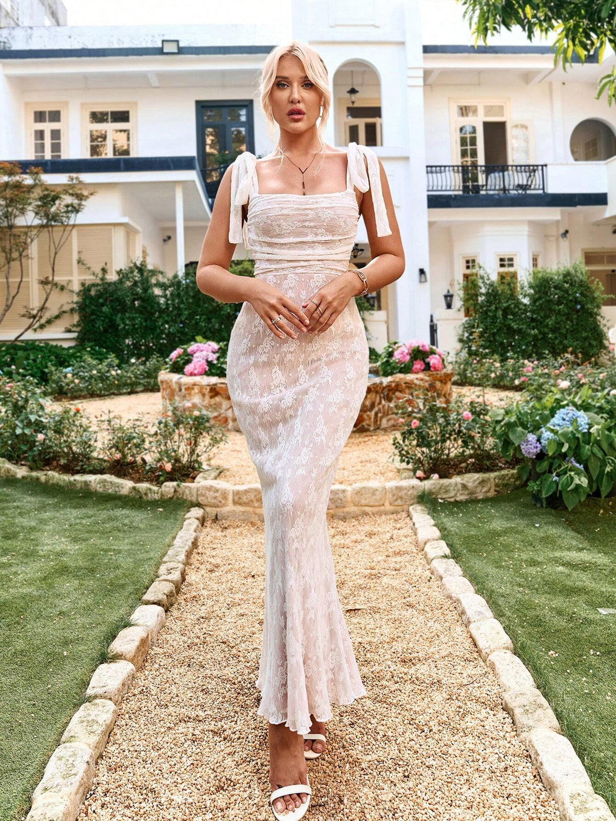 Backless Tie Mermaid Hem Ruched Contrast Lace Dress