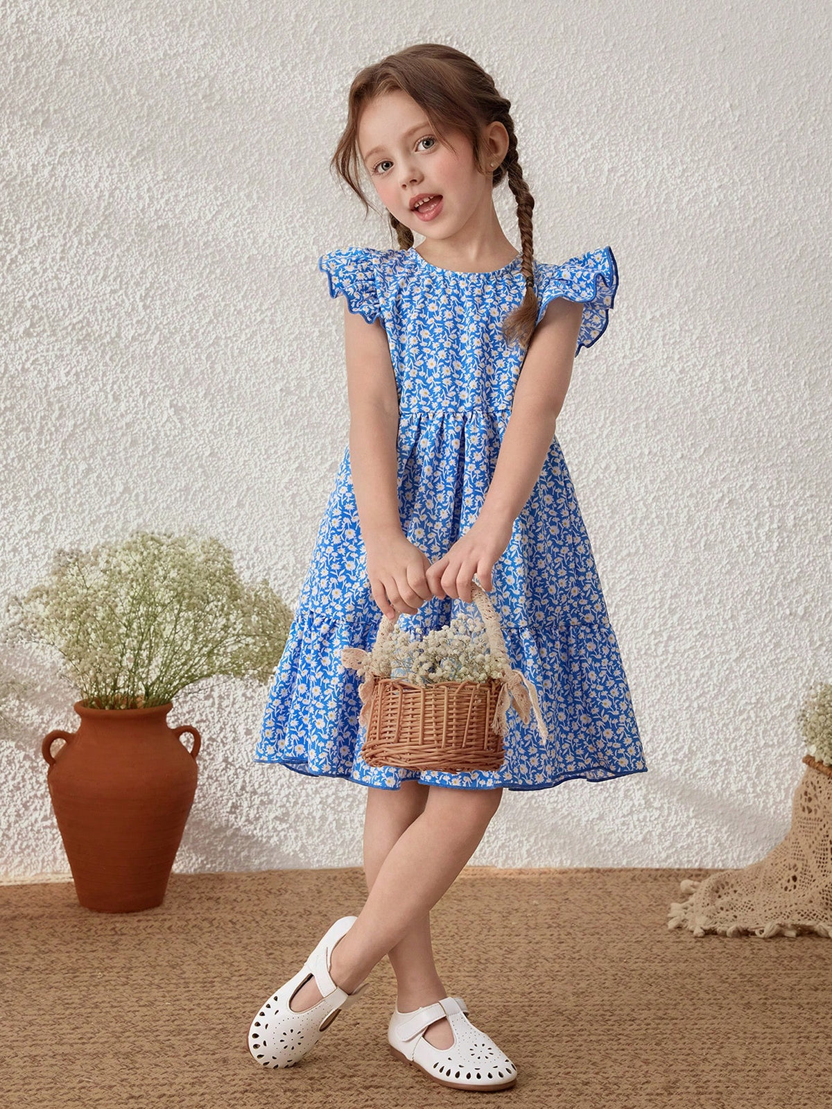Young Girls Blue Floral Print Ruffle Sleeve Round Neck Dress