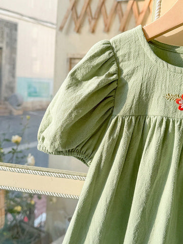 Blossori Young Girls Elegant French Style Green Embroidered Woven Dress With Puff Sleeves, Spring/Summer