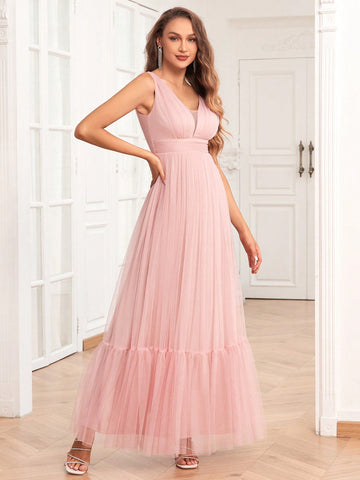 Bridesmaid Dress With Double V-Neckline And A-Line Tulle Skirt