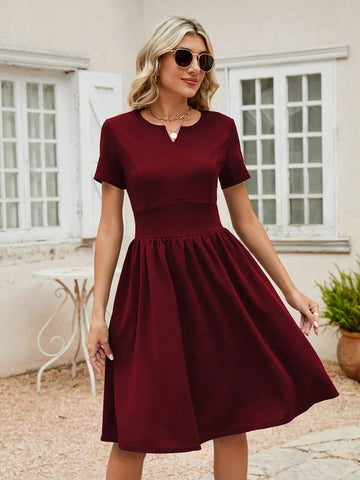 Burgundy Vintage Short Sleeve A-Line Dress With Notch Neckline And Flared Hem
