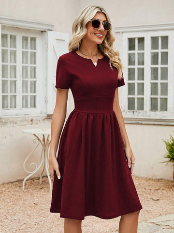 Burgundy Vintage Short Sleeve A-Line Dress With Notch Neckline And Flared Hem