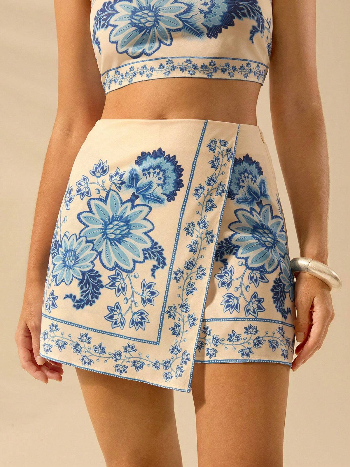 CAJUNI Women's Boho Tropical Floral Print Shorts, Blue Color, Casual Holiday Summer Hotpants