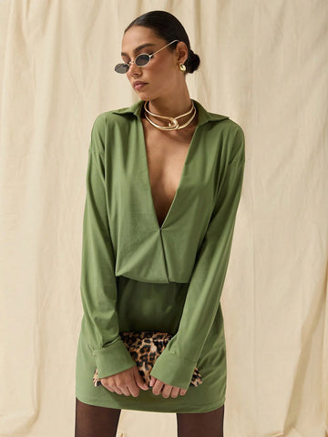 COSMINA Dark Green Dress, Deep V-Neck Design, Casual And Comfortable, Casual Party Wear, Short Skirt,Women's Solid Color Pleated Collar Elegant Long Sleeve Short Dress