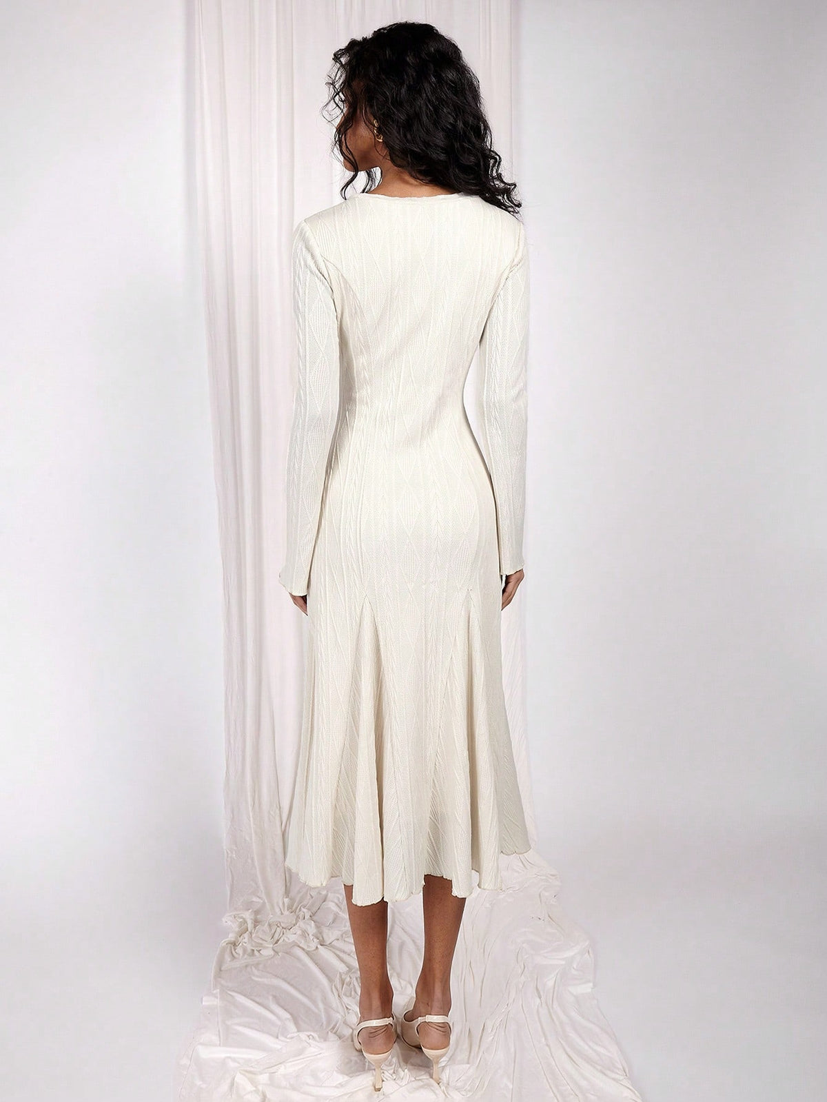 COSMINA Women Solid Color Round Neck Casual Versatile Long Sleeve Mid-Length Dress