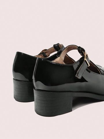 Women's Retro Hollow Out Design Square Toe Block Heel Mid Heel Pumps,