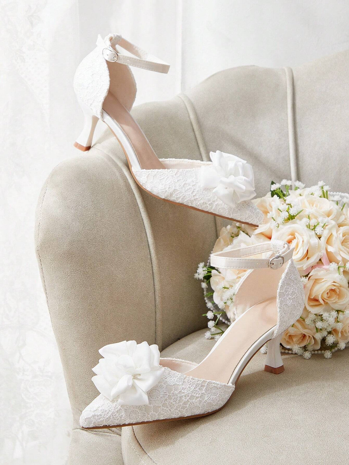 Women's Retro Embroidery Pointy Toe Slip-On High Heel Shoes