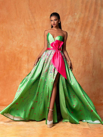 Colorblock Strapless Dress With Bow Detail, Slit, And Waistline Design For An Elegant Evening Dress