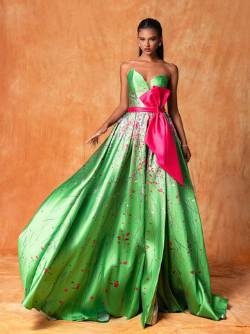 Colorblock Strapless Dress With Bow Detail, Slit, And Waistline Design For An Elegant Evening Dress