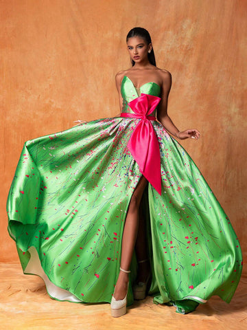 Colorblock Strapless Dress With Bow Detail, Slit, And Waistline Design For An Elegant Evening Dress