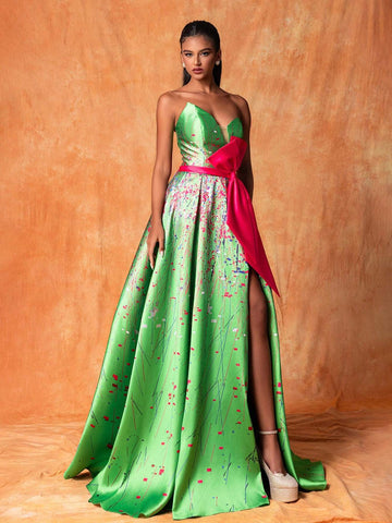 Colorblock Strapless Dress With Bow Detail, Slit, And Waistline Design For An Elegant Evening Dress