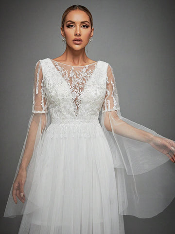 Contrast Embroidery Mesh Bell Sleeve Mesh Wedding Dress