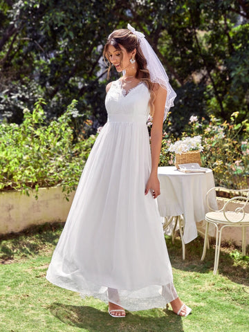 Contrast Eyelash Lace Mesh Hem Wedding Dress Without Veil