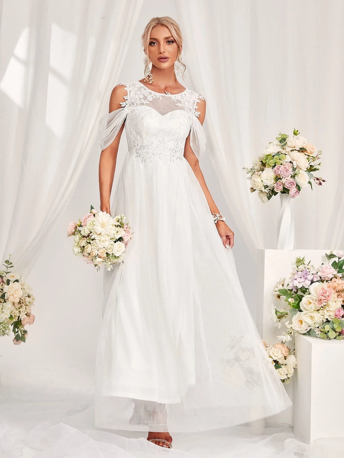 Contrast Guipure Lace Wedding Dress