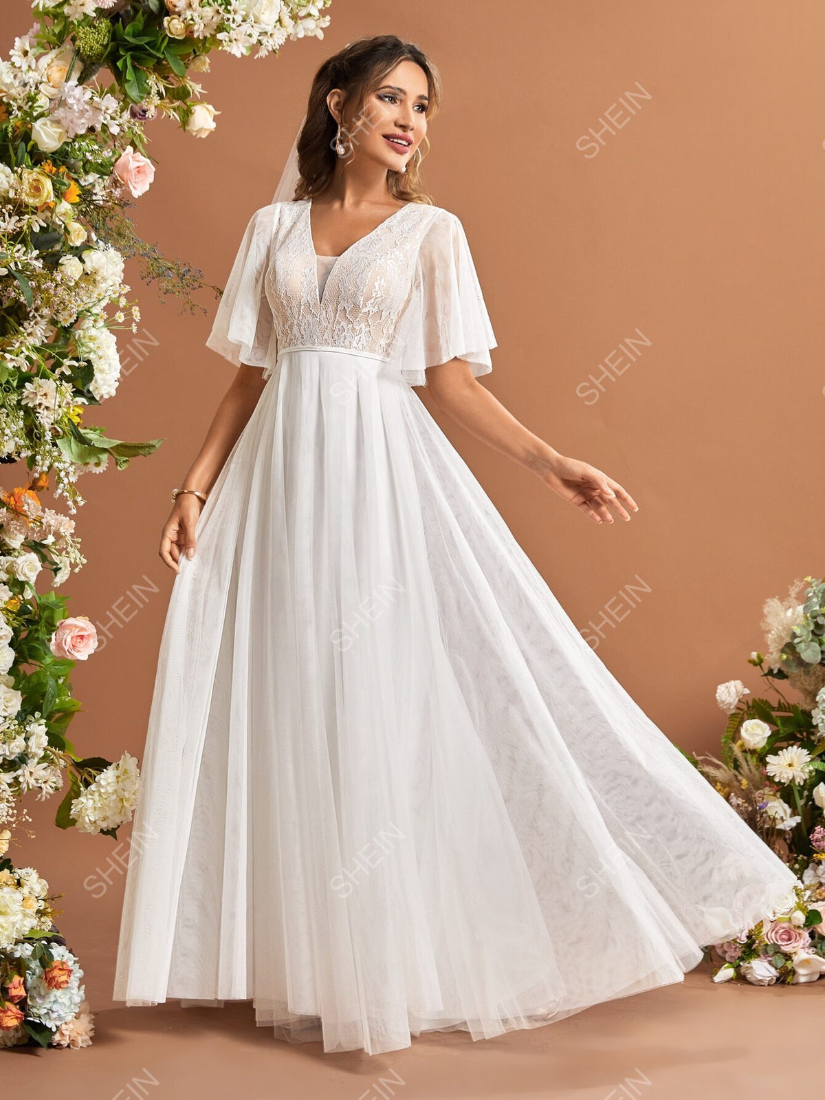 Contrast Lace Butterfly Sleeve Mesh Wedding Dress Without Veil