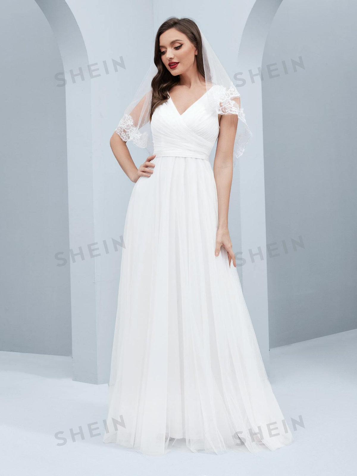 Contrast Lace V-neck Floor Length Mesh Wedding Dress Without Veil