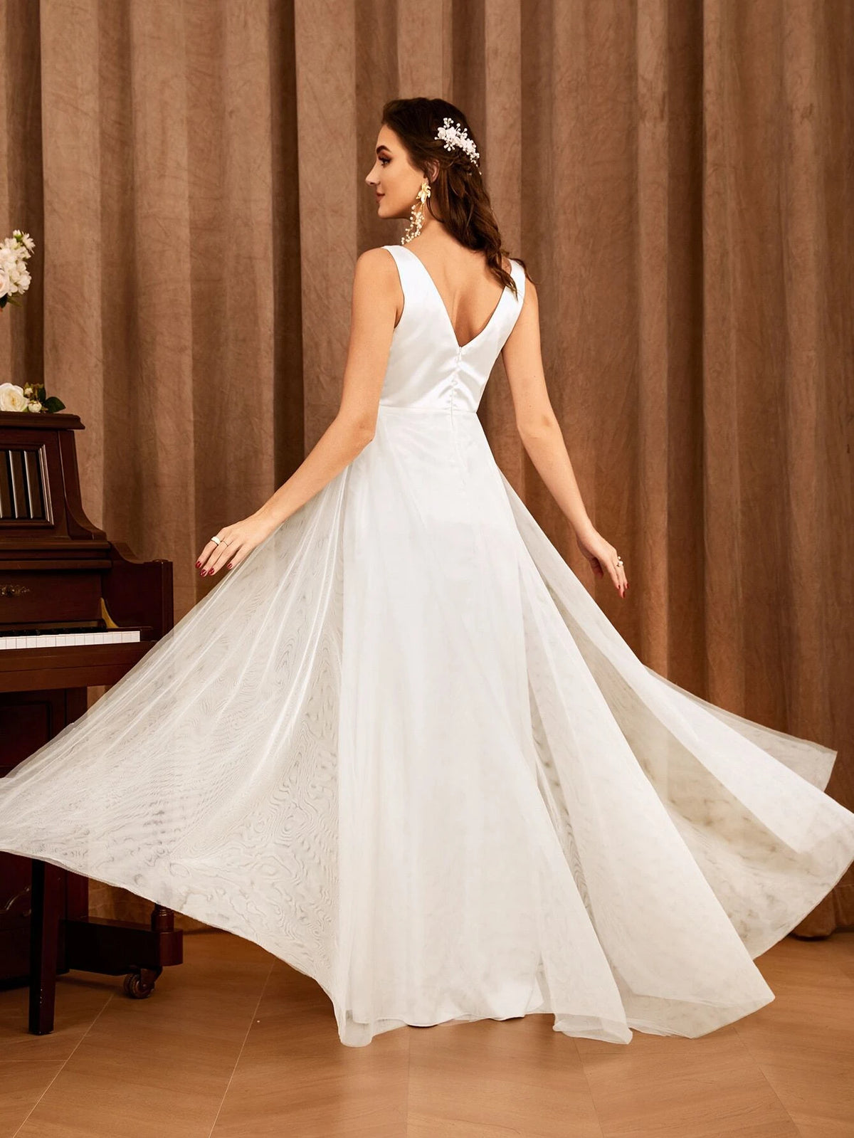Contrast Mesh V Neck Wedding Dress