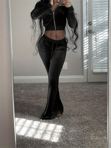 Crop Top And Pants Set With Front Zipper Design