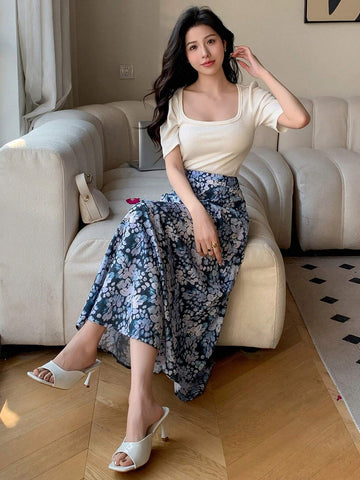 DAZY 2pcs/Set Women's Solid Color Square Neck Short Bubble Sleeve Tight T-Shirt With Floral Print Full-Length Skirt
