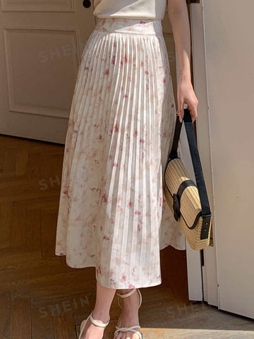 DAZY Allover Print Pleated Skirt