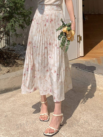 DAZY Allover Print Pleated Skirt