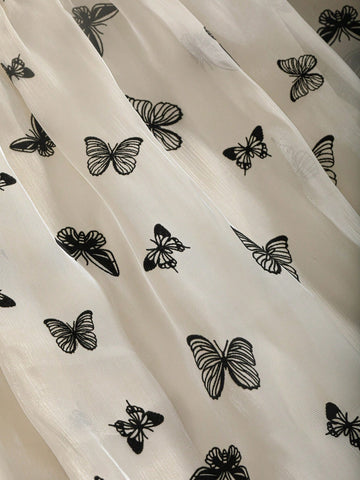 DAZY Butterfly Print Flared Hem Skirt