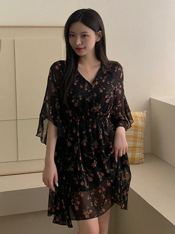 DAZY Floral Print V-Neck Ruffled Edge Decorated Hem Dress
