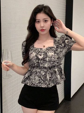 DAZY Floral Short Sleeve Sweetheart Neckline Waist Cinched Lace Trim Women's Blouse