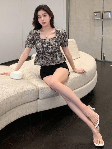 DAZY Floral Short Sleeve Sweetheart Neckline Waist Cinched Lace Trim Women's Blouse