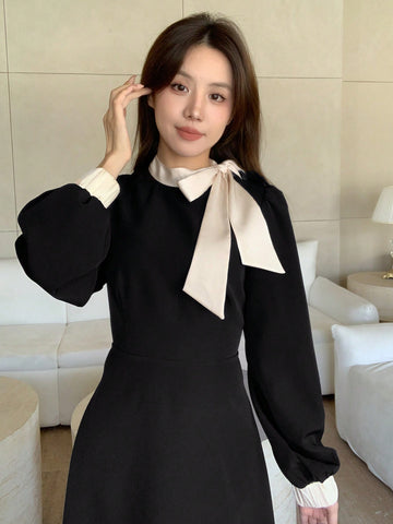 DAZY Ladies' Contrast Color Collared Waist Strap Dress