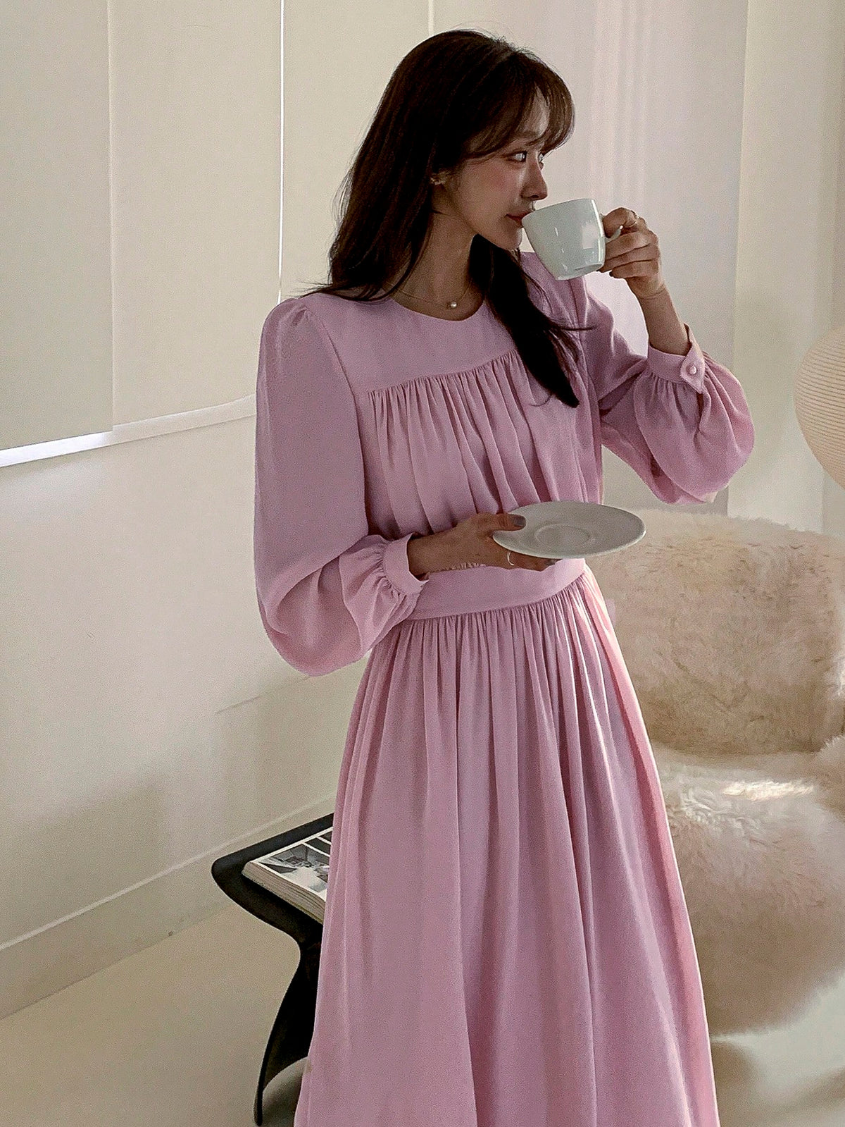 DAZY Ladies' Round Neck Pleated Solid Color Dress