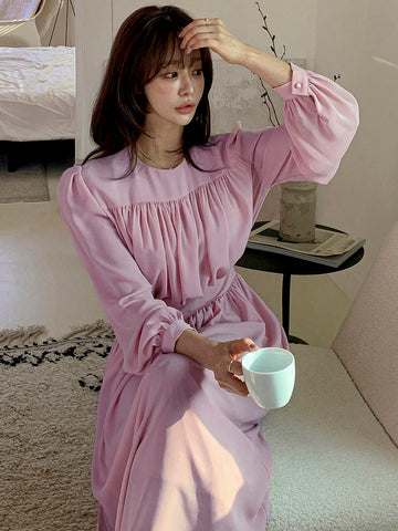DAZY Ladies' Round Neck Pleated Solid Color Dress
