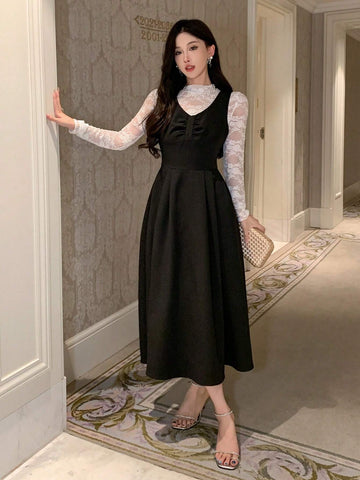 DAZY Ladies' V-Neck Sleeveless Bell Sleeve Hem Elegant Sweet Fashion Dress