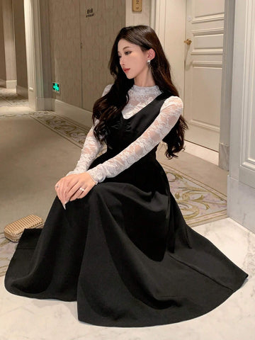 DAZY Ladies' V-Neck Sleeveless Bell Sleeve Hem Elegant Sweet Fashion Dress