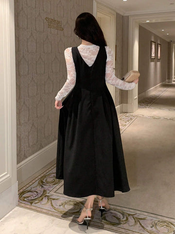 DAZY Ladies' V-Neck Sleeveless Bell Sleeve Hem Elegant Sweet Fashion Dress
