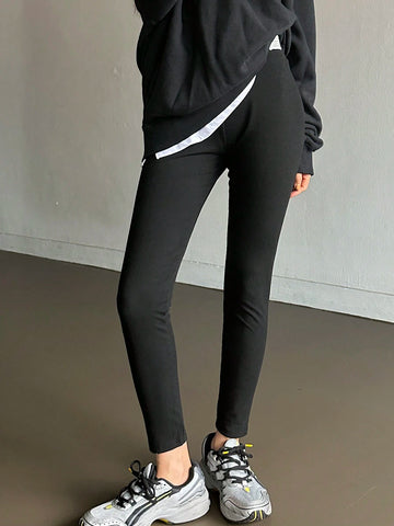 DAZY Letter Patched Leggings