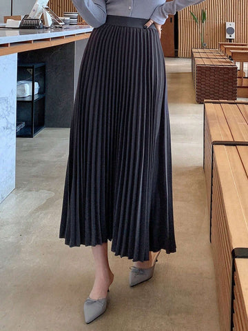 DAZY Solid Color Pleated Skirt