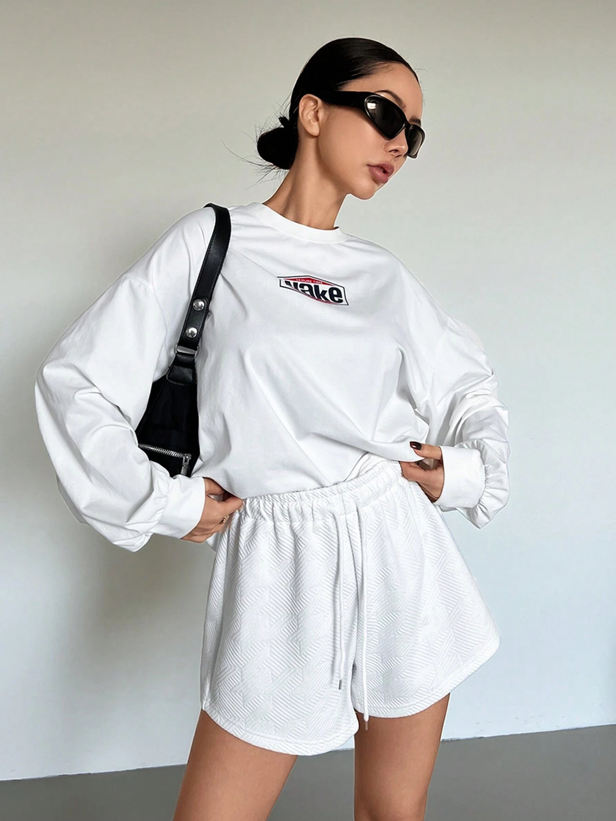 DAZY Solid Color Texture Drawstring Elastic Waist Women's Shorts