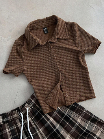 Solid Color Texture Fabric Turn-Down Collar Cropped Short Sleeve Women's T-Shirt With Front Buttons