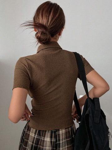 Solid Color Texture Fabric Turn-Down Collar Cropped Short Sleeve Women's T-Shirt With Front Buttons