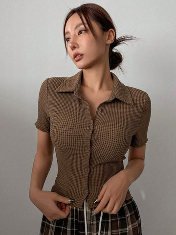 Solid Color Texture Fabric Turn-Down Collar Cropped Short Sleeve Women's T-Shirt With Front Buttons