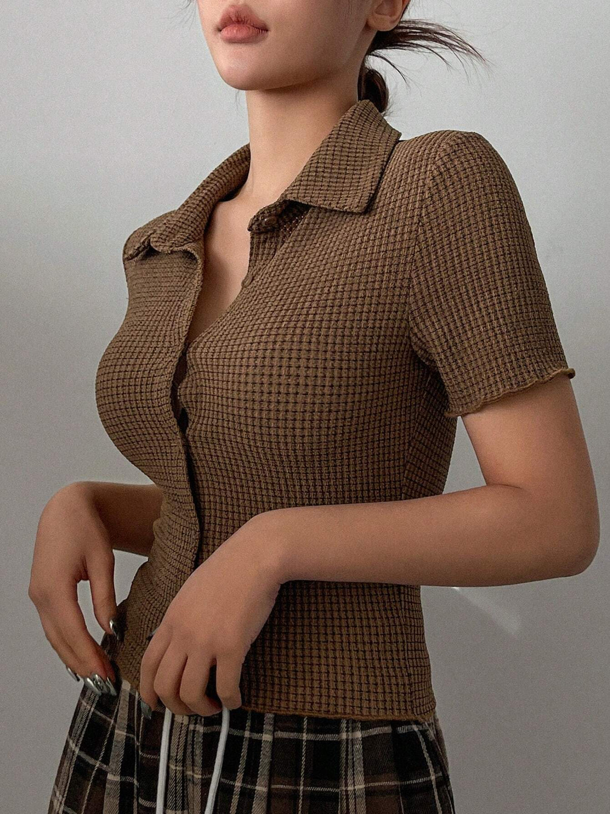 Solid Color Texture Fabric Turn-Down Collar Cropped Short Sleeve Women's T-Shirt With Front Buttons