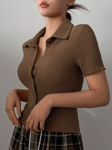 Solid Color Texture Fabric Turn-Down Collar Cropped Short Sleeve Women's T-Shirt With Front Buttons