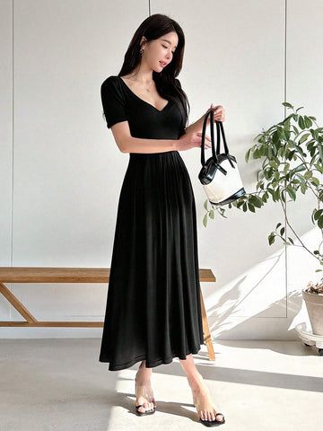 DAZY Solid Color V-Neck Waist Cinched Casual Dress
