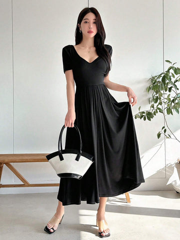 DAZY Solid Color V-Neck Waist Cinched Casual Dress