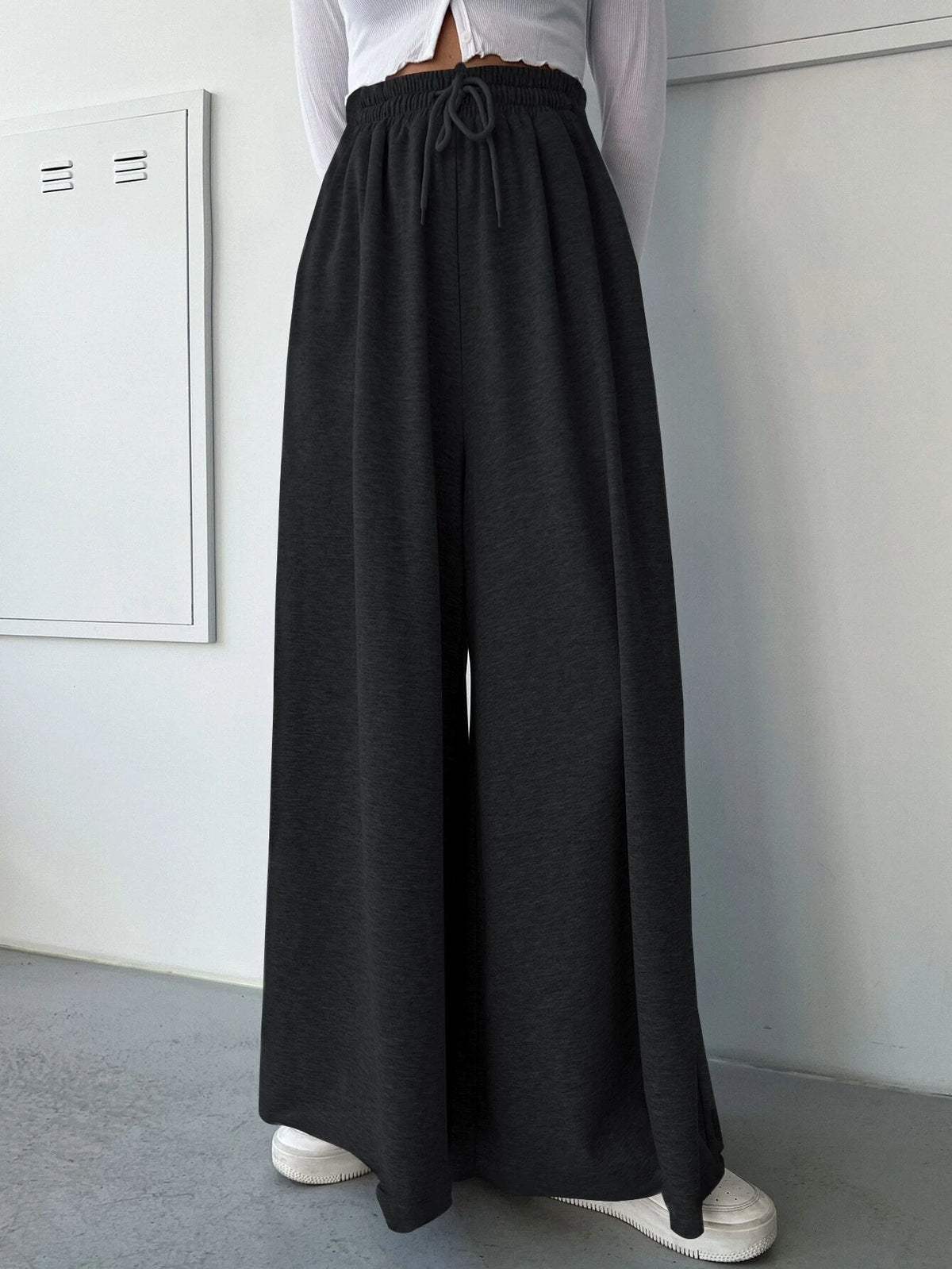 DAZY Solid Drawstring Waist Wide Leg Sweatpants