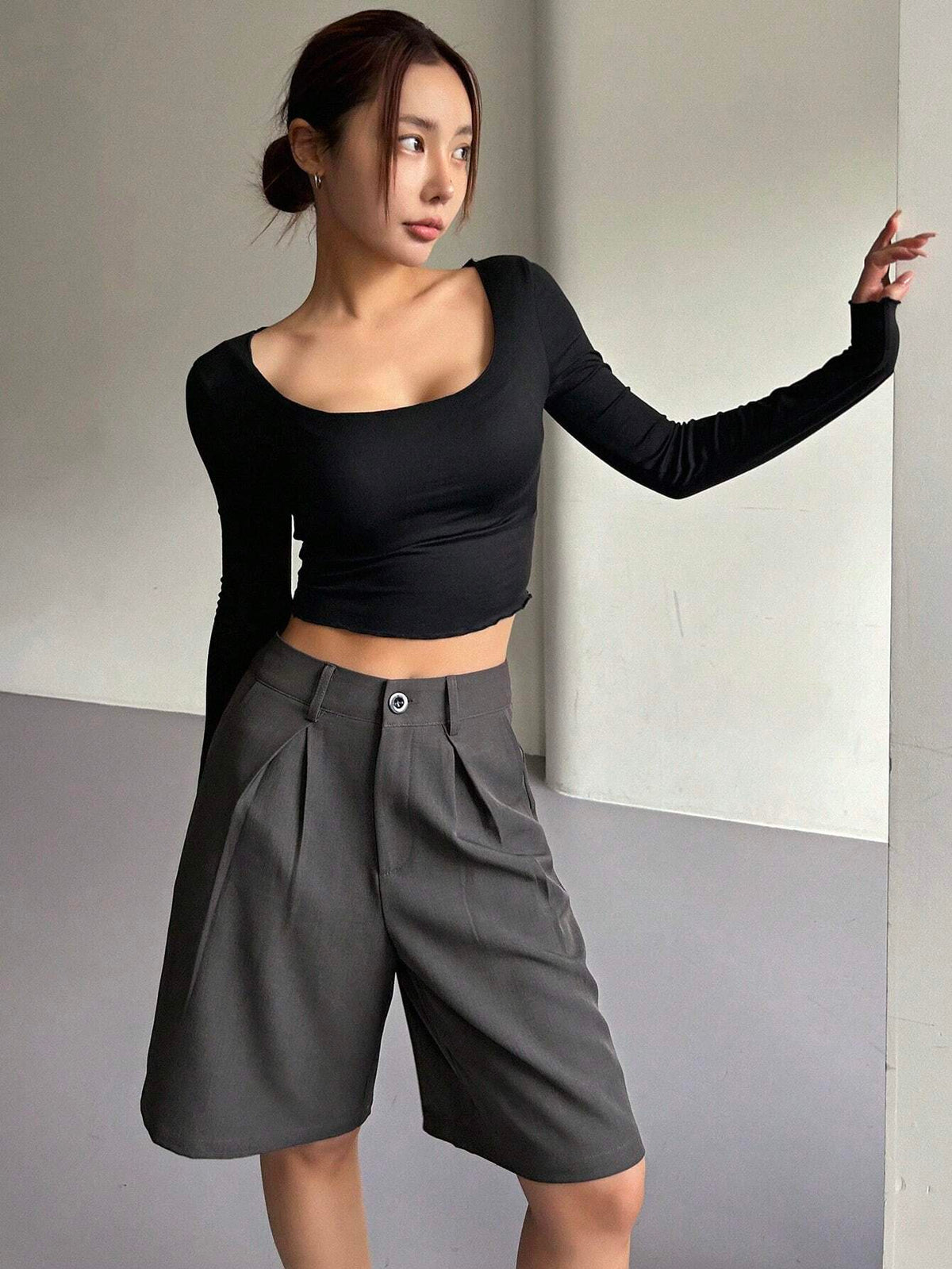 DAZY Summer Solid Color Pleated Casual Shorts With Slanted Pockets And Straight Cut