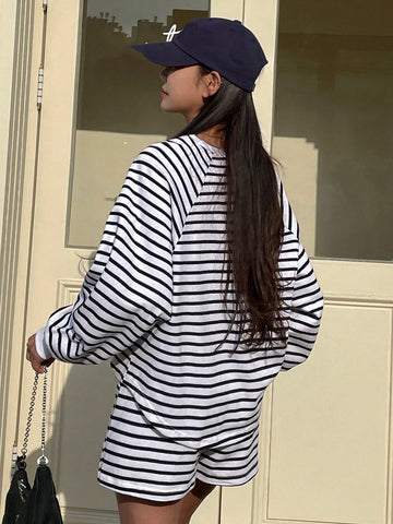 DAZY Women'S Loose Striped Sweatshirt And Shorts Two-Piece Set