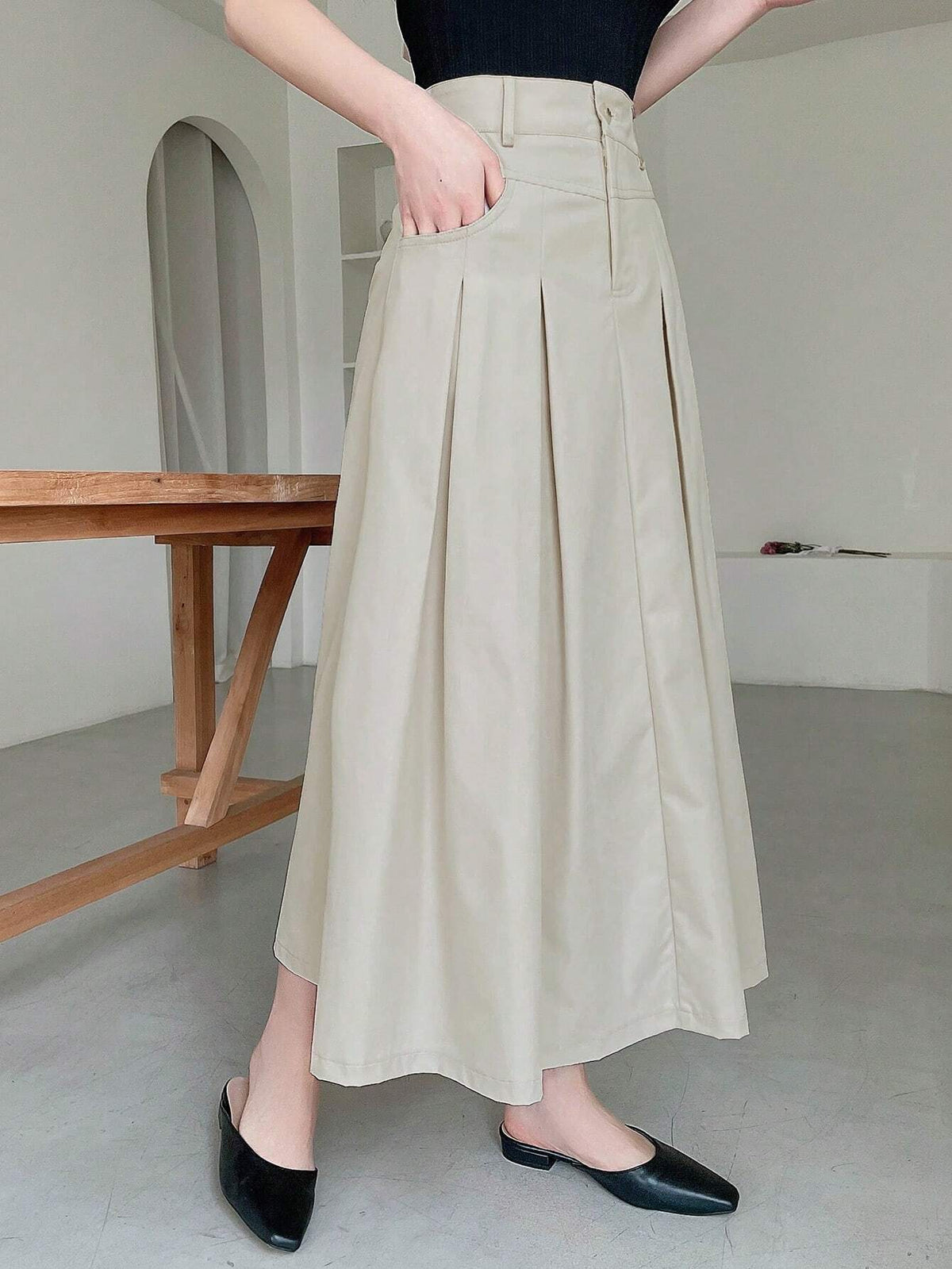 DAZY Women Plain Pleated Long And Elegant Skirt With Pockets